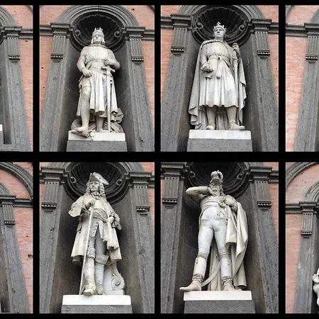 PIAZZA CARITA' Centro storico-2